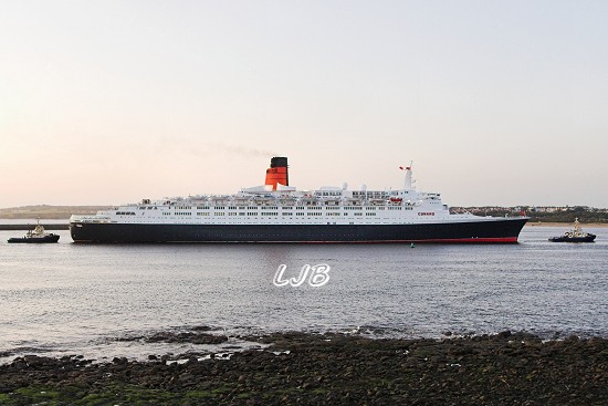 QE2 visit to the River Tyne 08 October 2008.