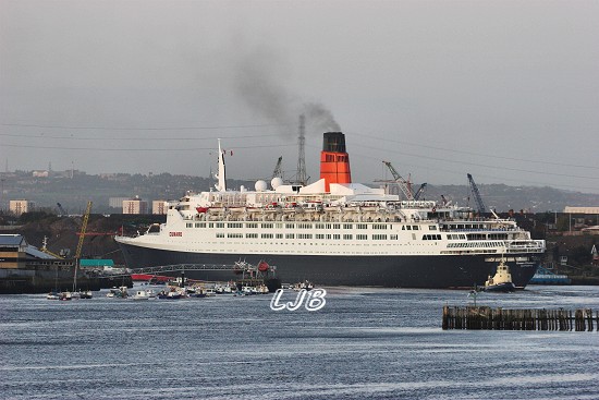 QE2 visit to the River Tyne 08 October 2008.