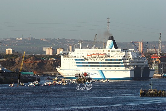Ships arriving in the River Tyne after the QE2 in October 2008.