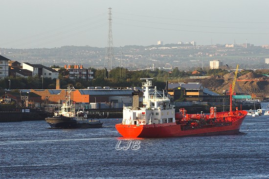 Ships arriving in the River Tyne after the QE2 in October 2008.