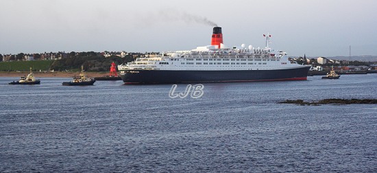 QE2 visit to the River Tyne 08 October 2008.