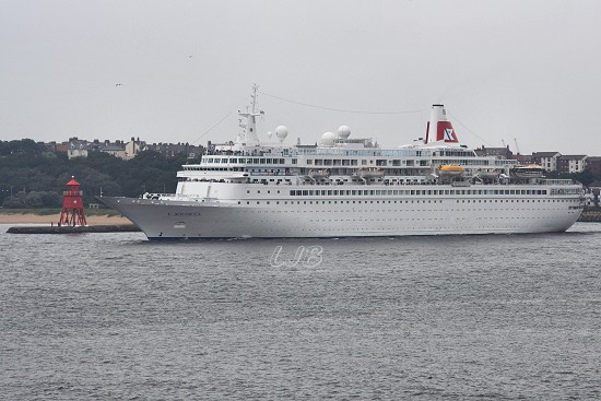 Cruise Liner Boudicca leaving the River Tyne