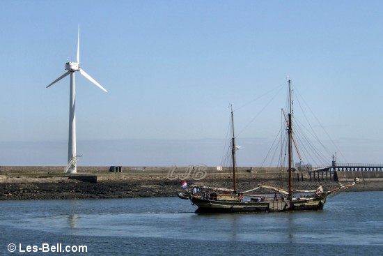Sailing ship De Tukker at Blyth.