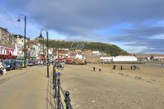 View along Scarborough Beach.