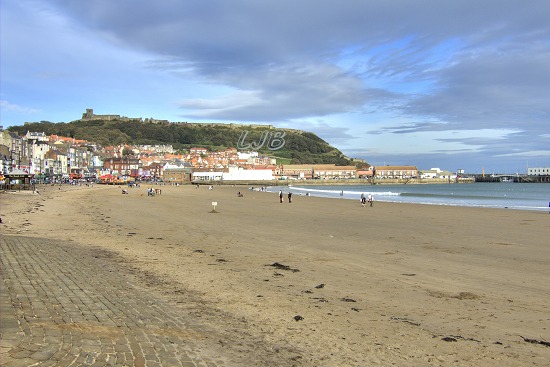 View along Scarborough Beach.